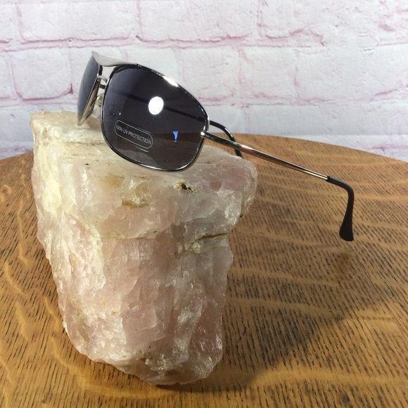 Silver Metal Frame Fashion Sunglasses - Picture 2 of 4